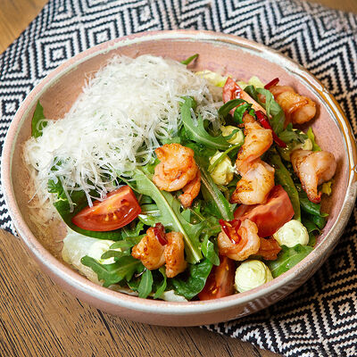 Салат с тигровыми креветками и соусом майо в Белок по цене 990 ₽