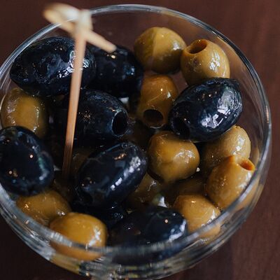 Микс из оливок и маслин в Mybion по цене 350 ₽