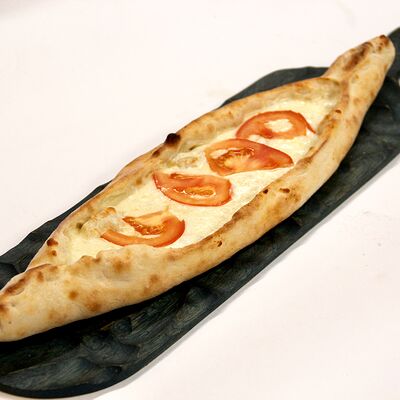 Пиде с сыром в Lokanta Cafe по цене 399 ₽