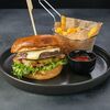 Детский бургер с картофелем фри и кетчупом в FatBoy PUB по цене 590