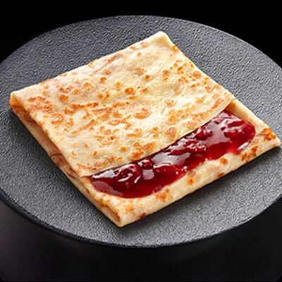 Блин ягодный с клубничным джемом в Sushimen по цене 300 ₽