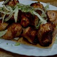 Шашлык из cвинoй шеи в Сапфир Premium HITS & GRILL