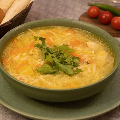 Бульон куриный с лапшой в Кампус по цене 355 ₽