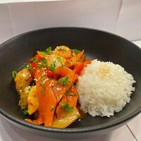 Курица с овощами в Кисло-сладком соусе с рисом в Суши Флоу