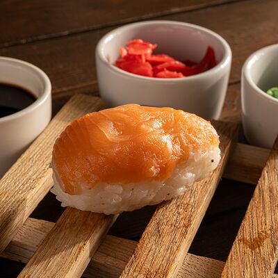 Суши Лосось в НОВО ПИЦЦА по цене 229 ₽