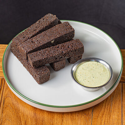 Чесночные гренки в Густо & Пряно по цене 378 ₽