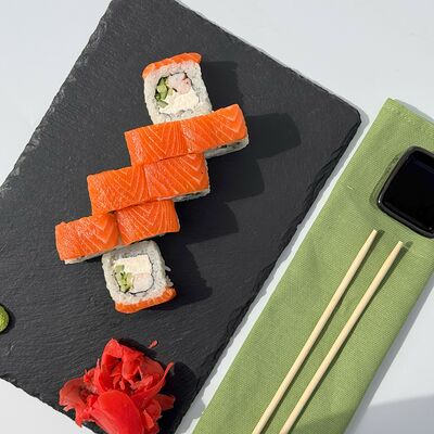 Филадельфия с креветкой в Панда Бистро по цене 670 ₽