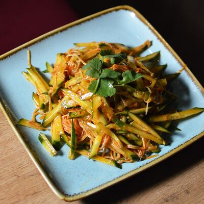 Салат с грибами Эноки в Go-Boo по цене 449 ₽