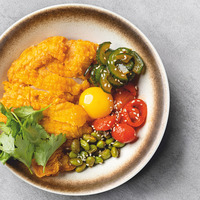 Домбури Чикен Кацу в Hiro izakaya