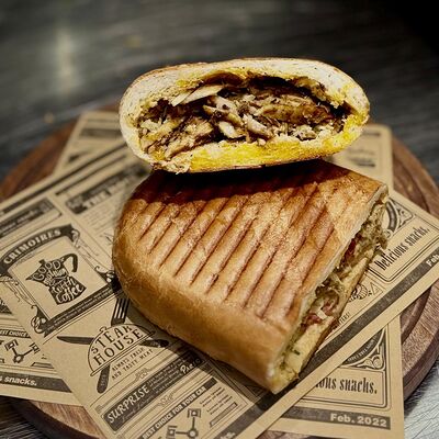 Шаурма в тандырном хлебев I лав шаурма по цене 485 ₽