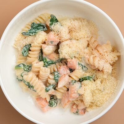 Фузилли с сёмгой и шпинатом в CRAFT COFFEE по цене 700 ₽