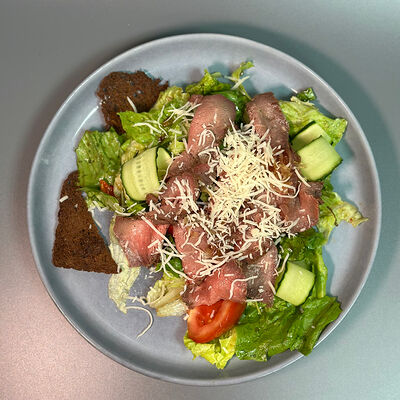 Салат с ростбифом в Парнас по цене 630 ₽