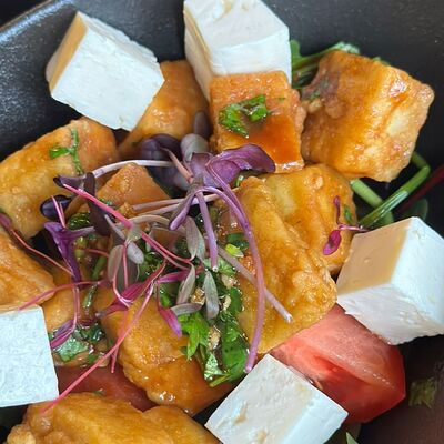 Салат с хрустящими баклажанами в Жаба по цене 650 ₽