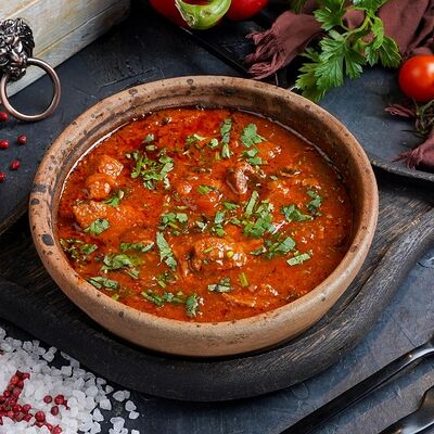 Чашушули, томлённая с овощами в Долма по цене 590 ₽