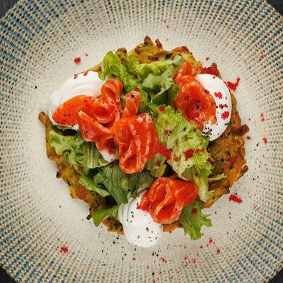 Оладушка из цукини с лососемв Neft по цене 21 р.