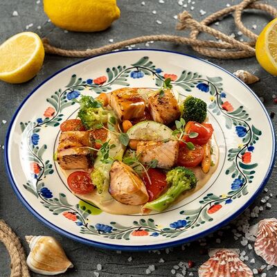 Лосось с овощами в Сорренто по цене 1290 ₽