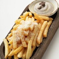 Картофель фри с трюфельным кремом в Che cafe