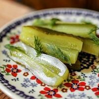 Огурцы маринованные в Сыроварня