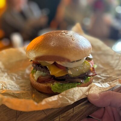 Бургер Арчи в Сытый Мишка по цене 810 ₽