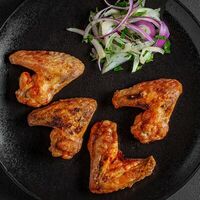 Куриные крылья в Асса-Асса, любовь, огонь и мясо