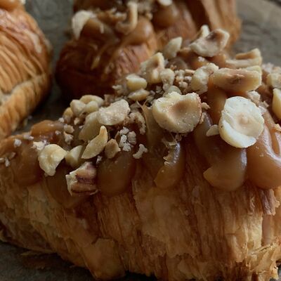 Фундучный круассан в Десертрум по цене 250 ₽