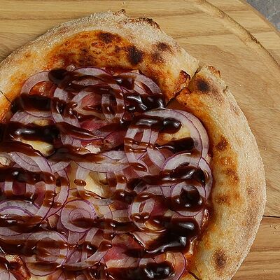 Пиццетта Чикен Барбекю в FRIENDLOUNGE по цене 520 ₽