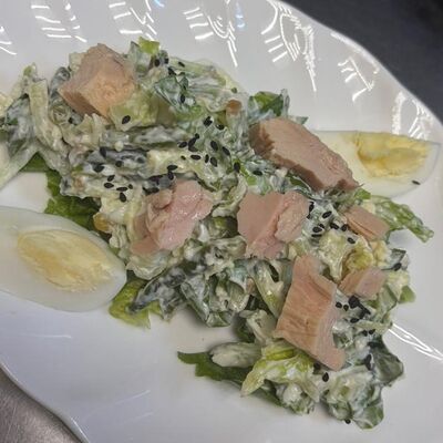 Салат с тунцом и яйцом в Карасёвня по цене 444 ₽