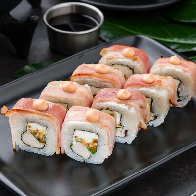 Ролл Запеченный с беконом и луком в Рыба закусывала по цене 449 ₽