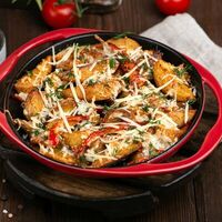Горячая сковородка со свининой в Сакура