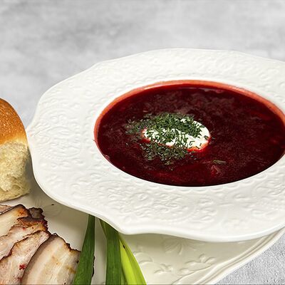 Борщ с пампушками в MaMa Mia по цене 344 ₽