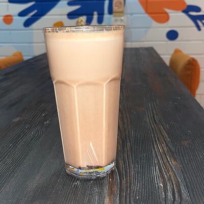 Горячий шоколадL в Капибара кофейня по цене 550 ₽