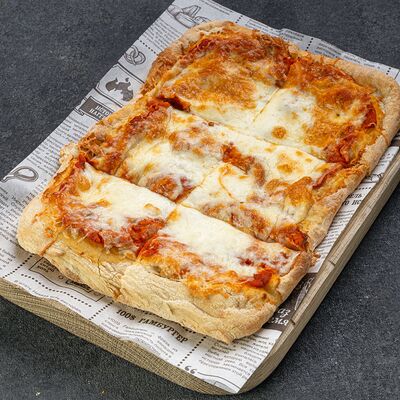 Пицца Маргарита в FatBoy PUB по цене 690 ₽