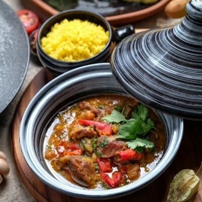 Тажин с курицей, изюмом, курагой и восточными пряностями в Дади по цене 560