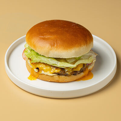 Бургер с яйцом в Журавль в небе Халяль по цене 810 ₽