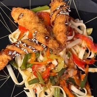 Хрустящая курочка в соусе сладкий чили с лапшой удон в Roll Food Boll