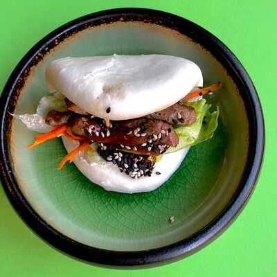 Бао с говядиной в Кунжут по цене 405 ₽