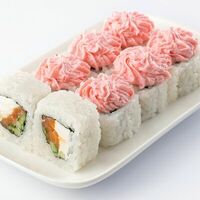 Лава с лососем в YumiGo Sushi