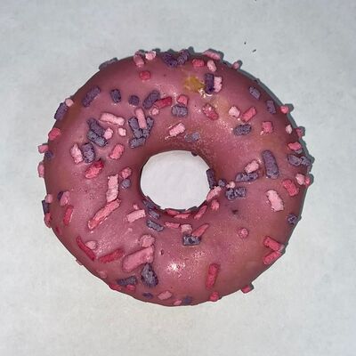 Донат с клубничной начинкой в Кафе Суши Ninja по цене 180 ₽