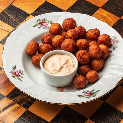 Сырные эклеры в Трактиръ Кадриль по цене 462 ₽