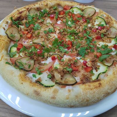 Пицца овощная в Сытый мишка по цене 460 ₽