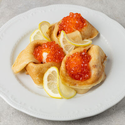 Блины пшеничные с икрой камчатского лосося в Станъ по цене 1000 ₽