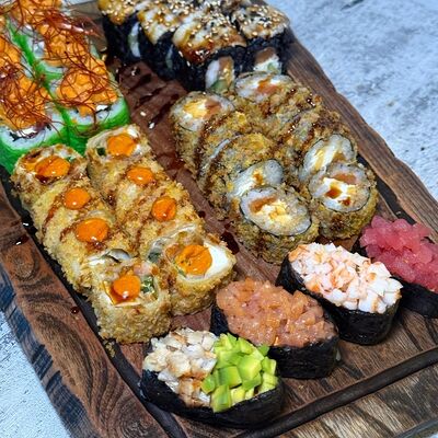 Ролл Ассорти сет в Duran Bar & Grill по цене 3435 ₽