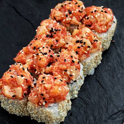 Роллы с гребешком и лососем в Хорошие руки - Роллы по цене 990 ₽