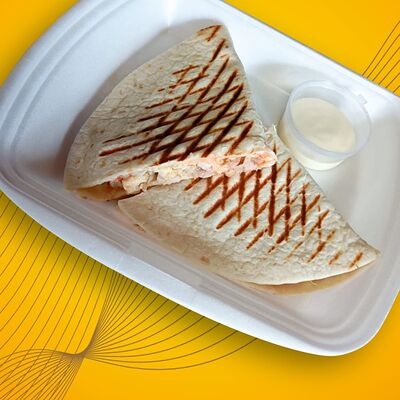 Кесадилья с курицей в Кафе-шашлычная по цене 410 ₽