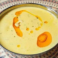 Корма Чикен в Тхали Fusion