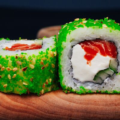 Калифорния с лососем в Sushi Booffet по цене 90 ₽