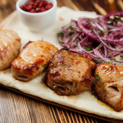 Шашлык из cвинoй корейки в Шашлычная наУглях по цене 890 ₽