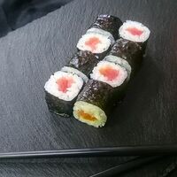 Ролл с тунцом в Sushiko