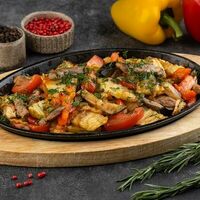 Сковородка со свининой в Лабиринт