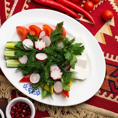 Овощной букет с брынзой в Анхор по цене 625 ₽